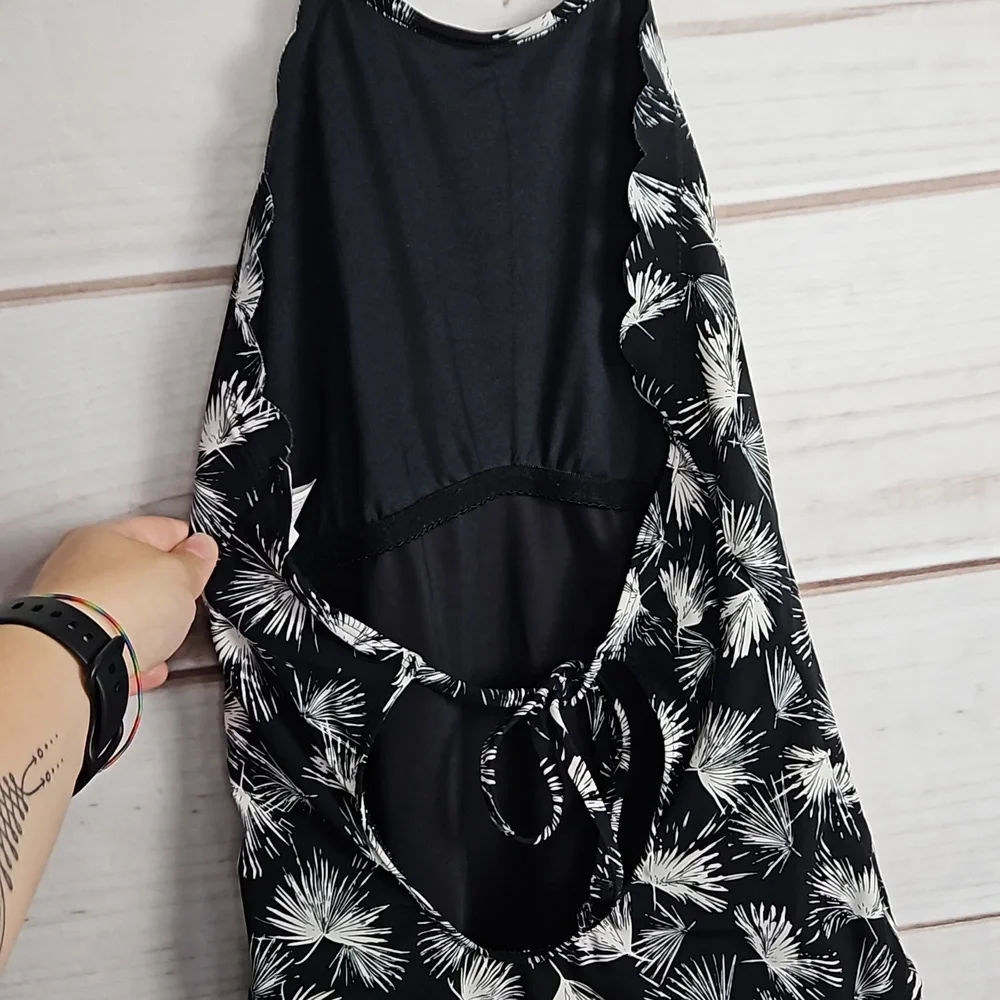 La Blanca Petal Pusher One-Piece Women's - Picture 10 of 14